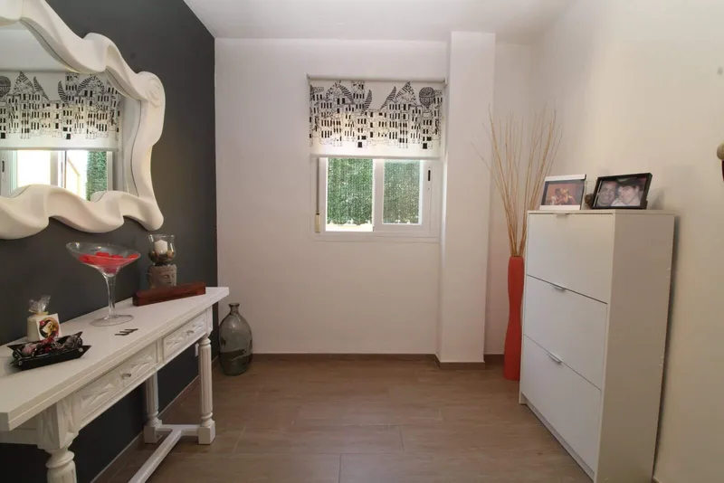 Renovated 120m² Maisonette with 5 bedrooms and terrace for sale — photo 3