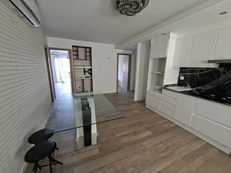 Apartment on 3rd floor with elevator. Fully renovated 6 years ago. — photo 7