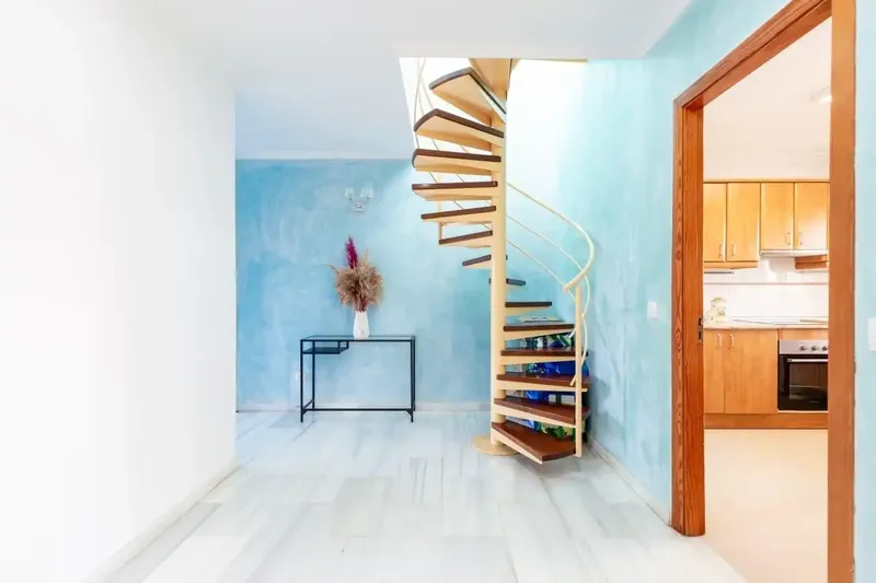 Exclusive: Renovated 3-bedroom penthouse with ETV license, 250m from the beach — photo 12