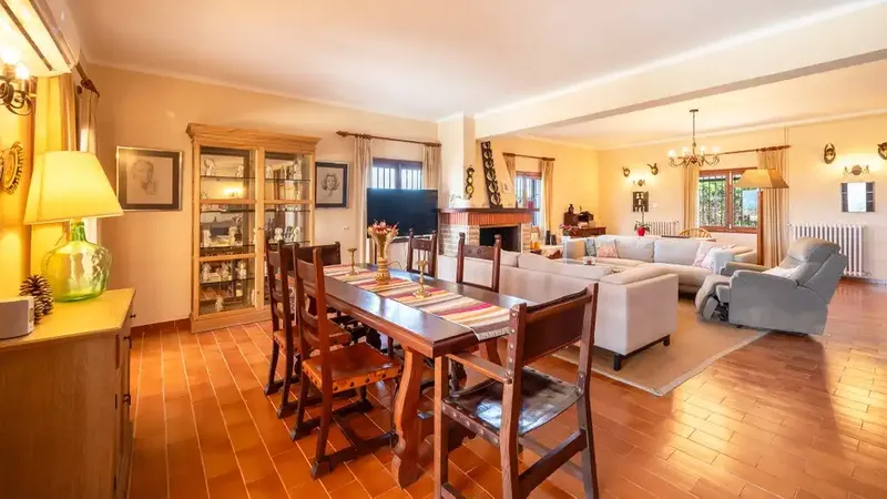 Discover this spectacular detached chalet in the sought-after area of Ses Salines, Mallorca — photo 5