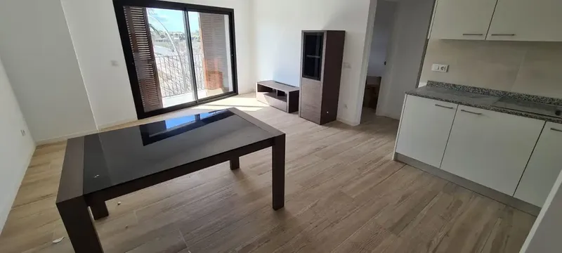 Bonito Piso en Primera Planta - Obra Reciente Reformada. — photo 1