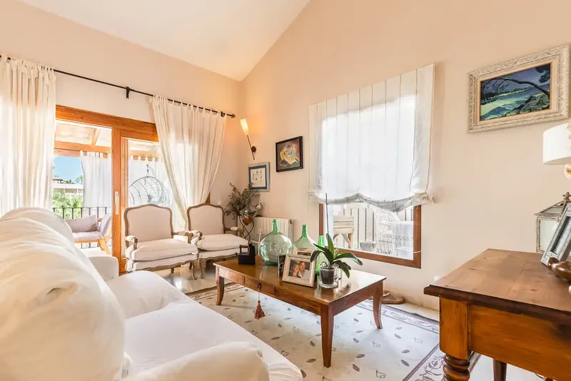 This magnificent villa in Genoa with sea views from the rooftop terrace and partial sea views from the living room is located in a — photo 12