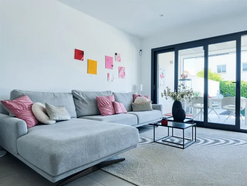 Modern designer home with sea views: a home where every day feels like a holiday — photo 5
