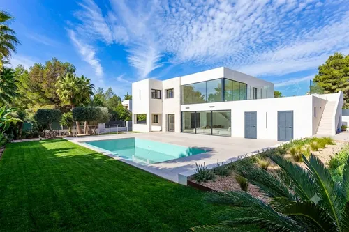 Modern spacious villa for sale in Santa Ponsa — photo 1