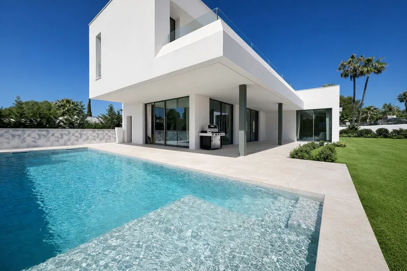 Exclusive new build modern style villa in a privileged location in Nova Santa Ponsa Mas — photo 3