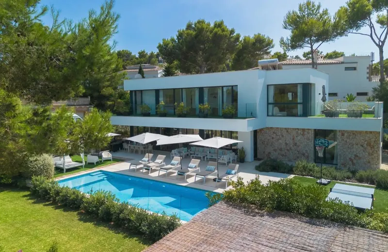 Modern villa with pool and garden in a sought-after location in Nova Santa Ponsa — photo 1