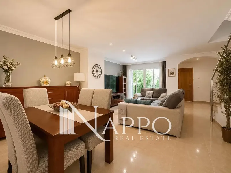 Nappo Real Estate is pleased to present this elegant townhouse located in Son Xigala, one of the most sought-after residential areas of — photo 1