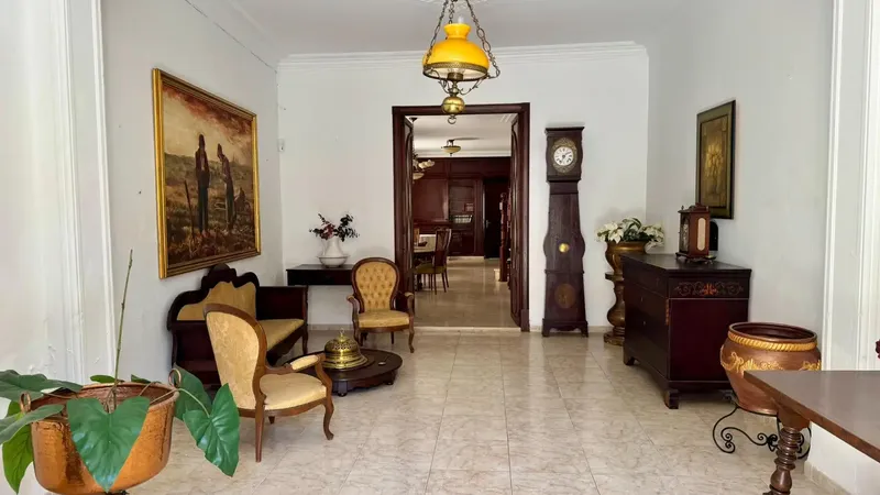 We present this charming village house with endless possibilities in the heart of Sineu, a true Mallorcan gem located in — photo 1