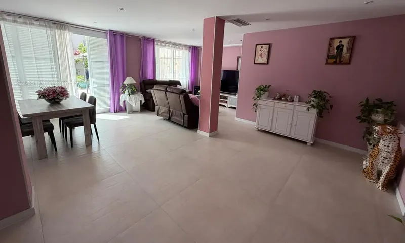 Planta baja en venta con 4 habitaciones, vestidor,... — photo 3