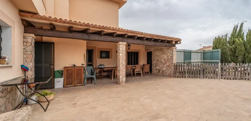 Independent chalet with sea views in Portocolom: 490 m² and pool — photo 6