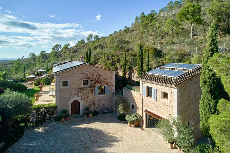 Idyllic rural villa with unique privacy - Marcel Remus Real Estate — photo 5