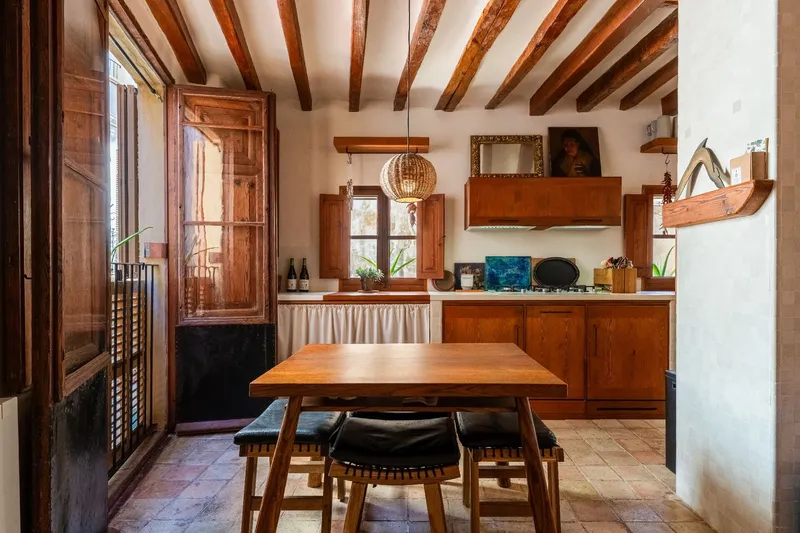 Triplex apartment with historic flair in Palma Old Town — photo 4