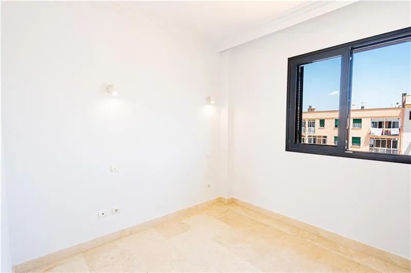 Approx. 175 m² penthouse with terrace on the beachfront with panoramic ocean views — photo 7