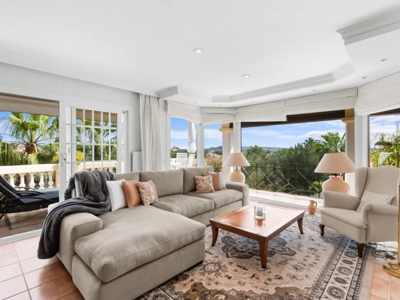 Mediterranean villa for sale in Costa de la Calma with partial sea views — photo 2