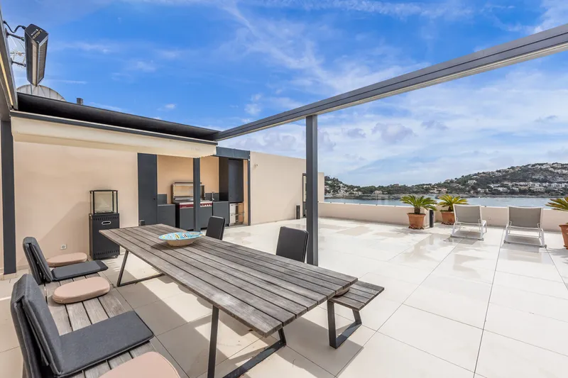 First Sea Line Mallorca – Penthouse with Pool, Terrace and Beach Access — photo 10