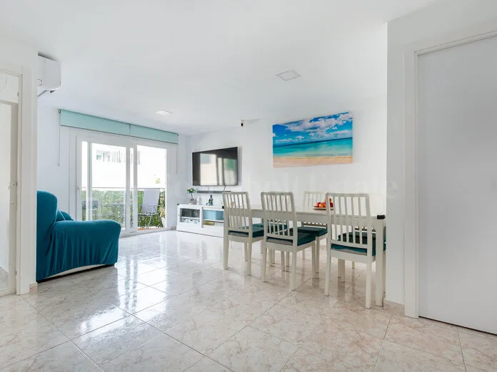 Fully Renovated 3-Bedroom Apartment in La Soledad Sur — photo 1