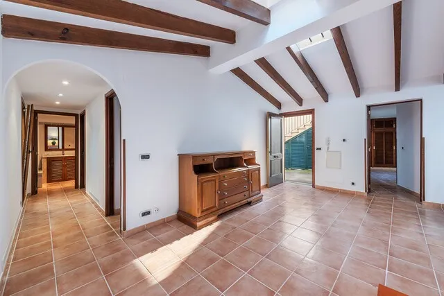 Dual property investment for sale near the beach in Puerto Pollensa, Mallorca — photo 11