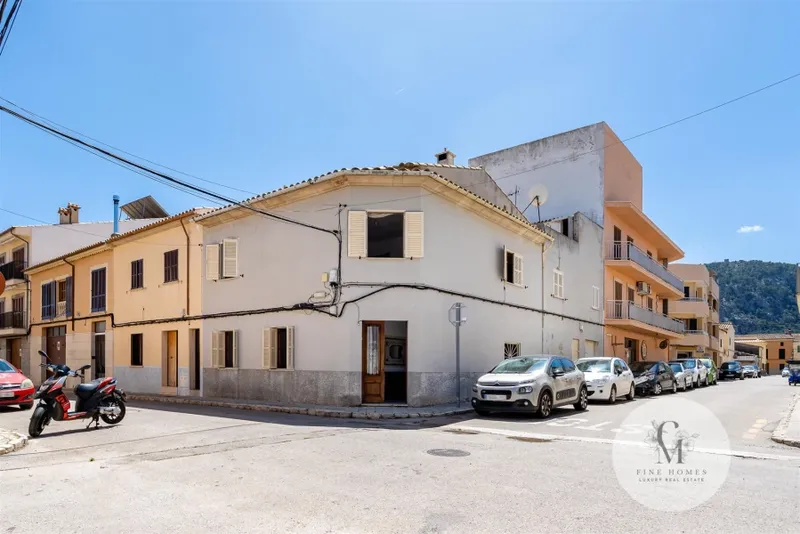 Charming House with Garage and Apartment for Sale in the Tranquility of Pollença — photo 1