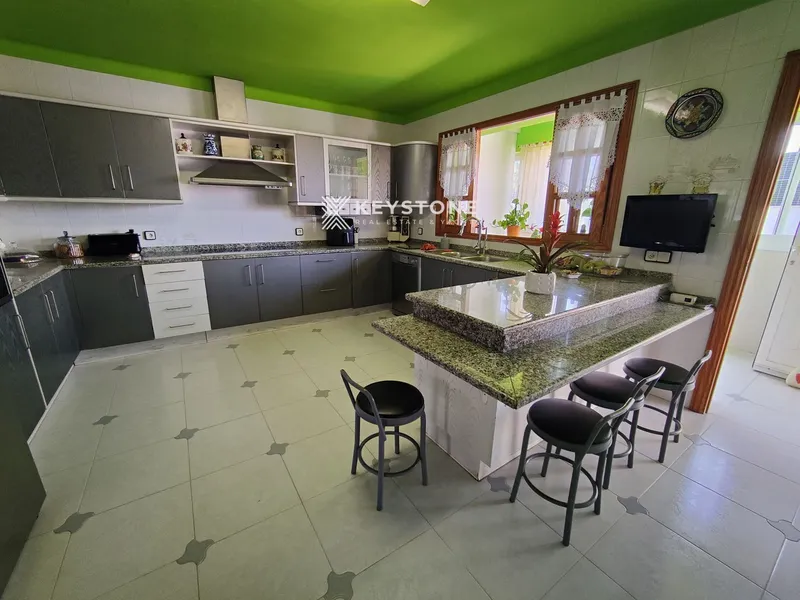 House — photo 6