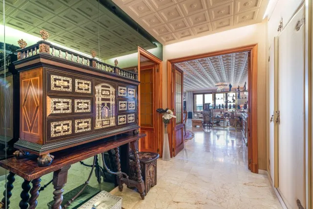 Beautiful apartment with panoramic views to the bay for sale in Palma, Mallorca — photo 3