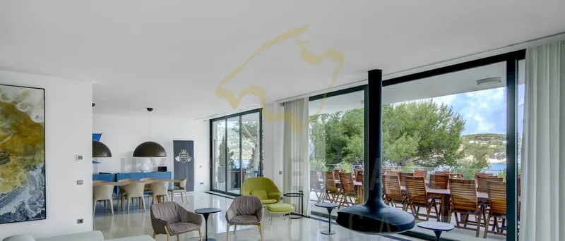 Modern villa in Camp de Mar with sea access and vacation rental license — photo 1