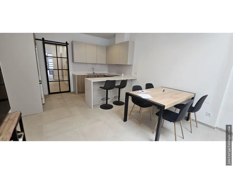 Rental of semi-detached house in Calle de la Pau — photo 1