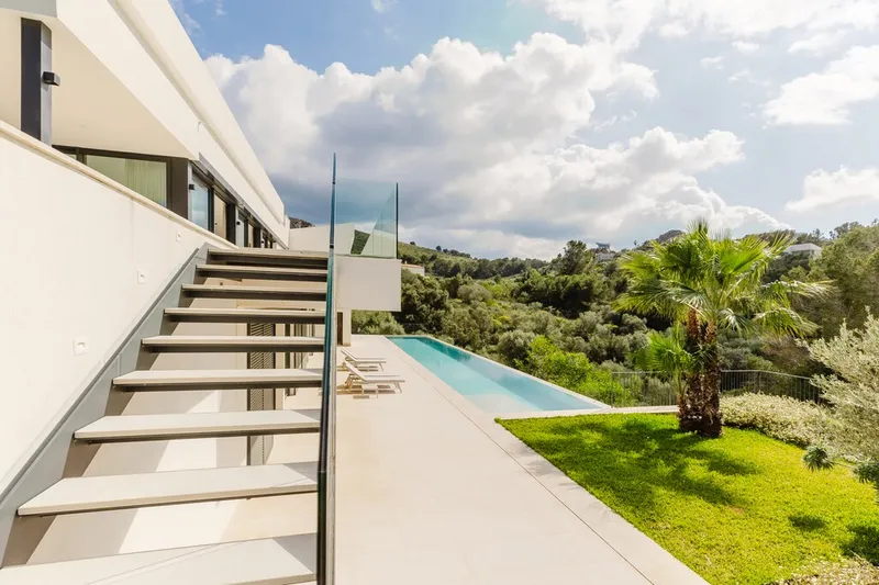 Amazing 6-bedroom contemporary luxury villa with 2 pools — photo 6