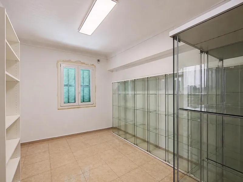 Potential 1st floor of 221m2 in Inca with terraces and private garage. — photo 12