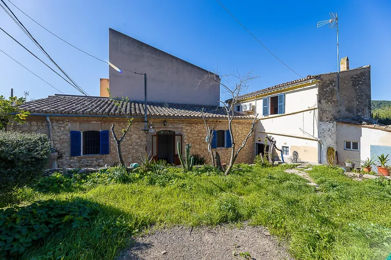 House — photo 1