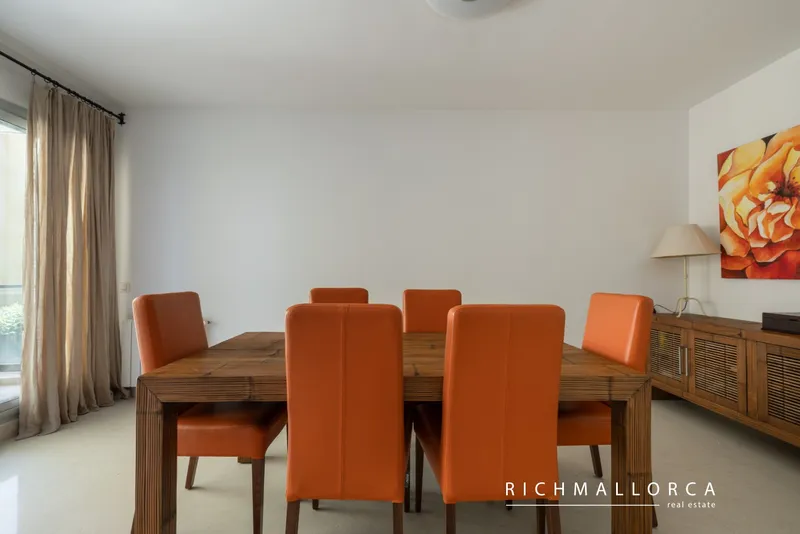 Spacious 4-bedroom apartment with terrace and sea views in Sol de Mallorca — photo 5