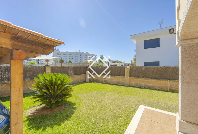Spectacular semi-detached villa for sale in sought-after Playa de Muro, Mallorca — photo 11