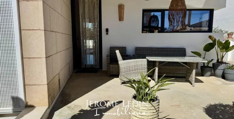 Modern Villa with 4 bedrooms, 3 bathrooms, swimming pool and tourist license — photo 4