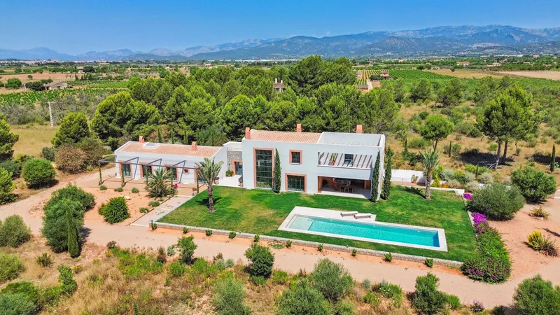 Impressive Newly Built Estate in Santa Maria — photo 1