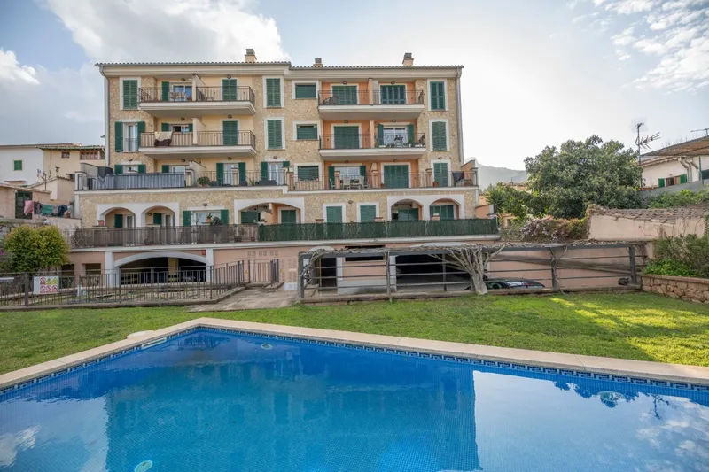 Large modern apartment with terrace and community pool in Sóller for longterm rent — photo 2