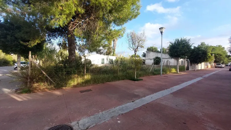 Urban plot of 270 m² in Puerto Alcúdia — photo 1
