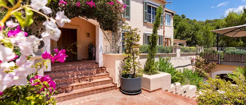 Mediterranean villa in Camp de Mar with pool and sea views — photo 7