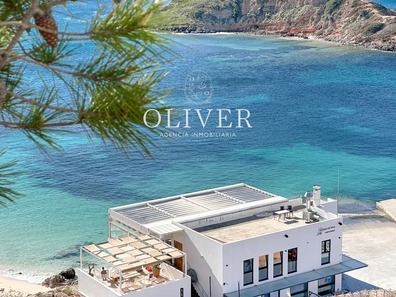 Exclusive apartment with sea views in Puerto Portals — photo 1