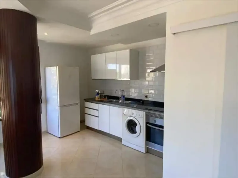 Studio with bedroom and terrace, no pets allowed and no smoking. Seasonal rental, maximum 11 months — photo 1