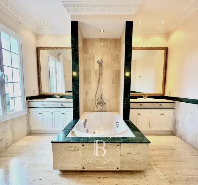 Spacious villa in Castillo de Bendinat with 561 m² of contemporary living — photo 8