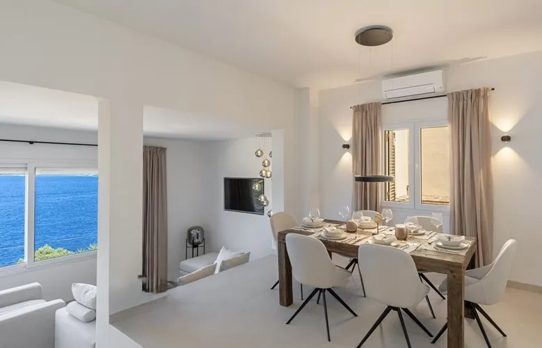 Exclusive Sea-View Townhouse for Sale in Santa Ponsa — photo 1