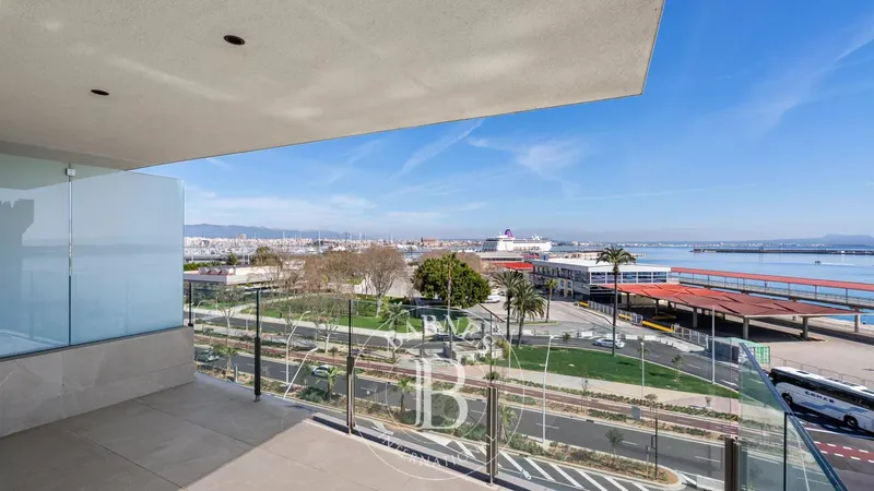 Modern Living with Marina Views on Palma’s Paseo Marítimo — photo 3