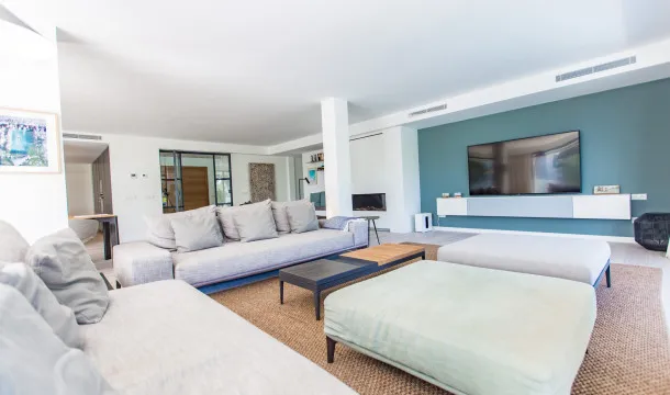 Modern villa, in a quiet area, near the beach of Bendinat — photo 6