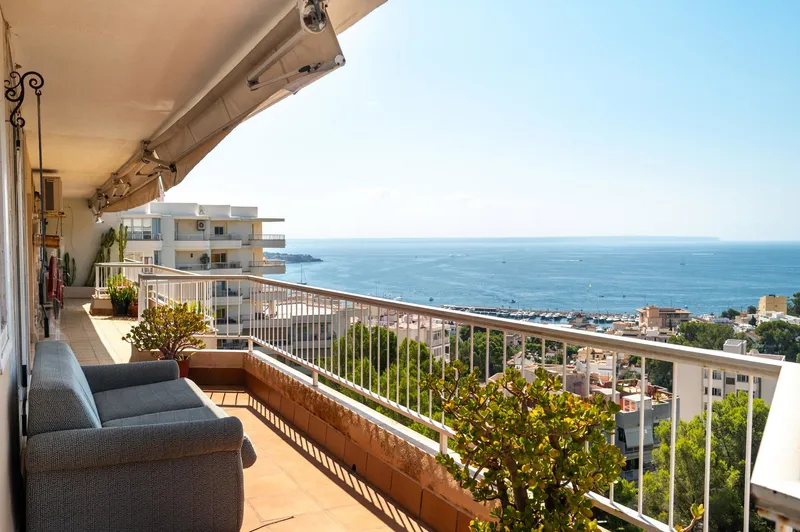 Ático en venta en Cala Nova, Palma con vistas panorámicas al mar y amplia terraza — photo 2