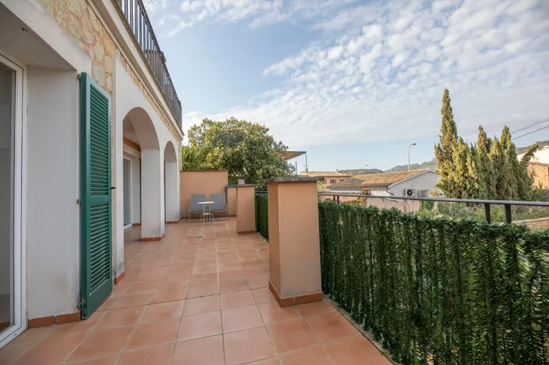Large modern apartment with terrace and community pool in Sóller for longterm rent — photo 3