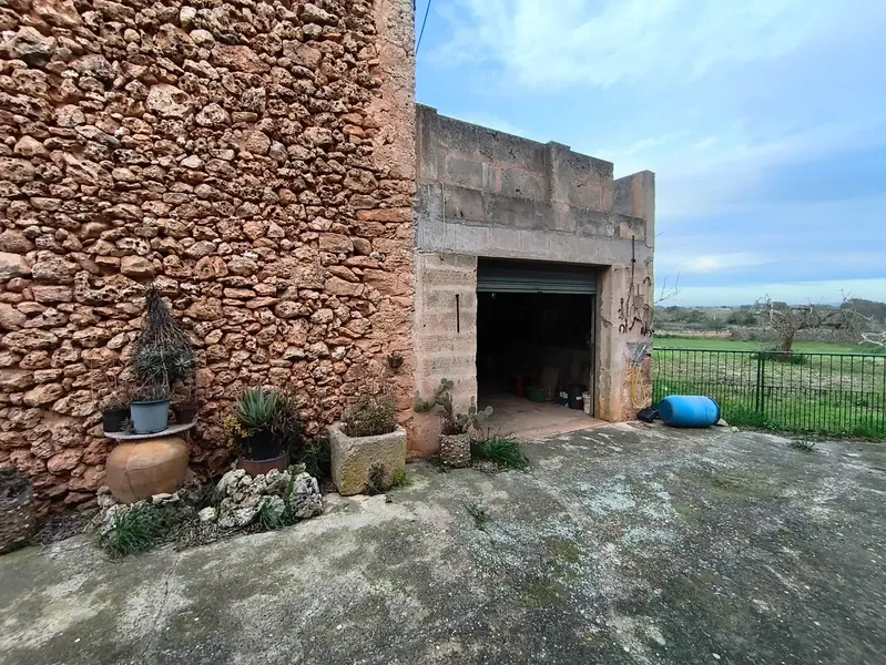 Discover this charming agricultural estate of four cuarteradas, located in a privileged setting with stunning views of the Tramuntana — photo 5