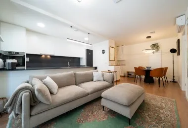 Modern nearly new 1-bedroom apartment in Nou Llevant with parking and storage room — photo 1
