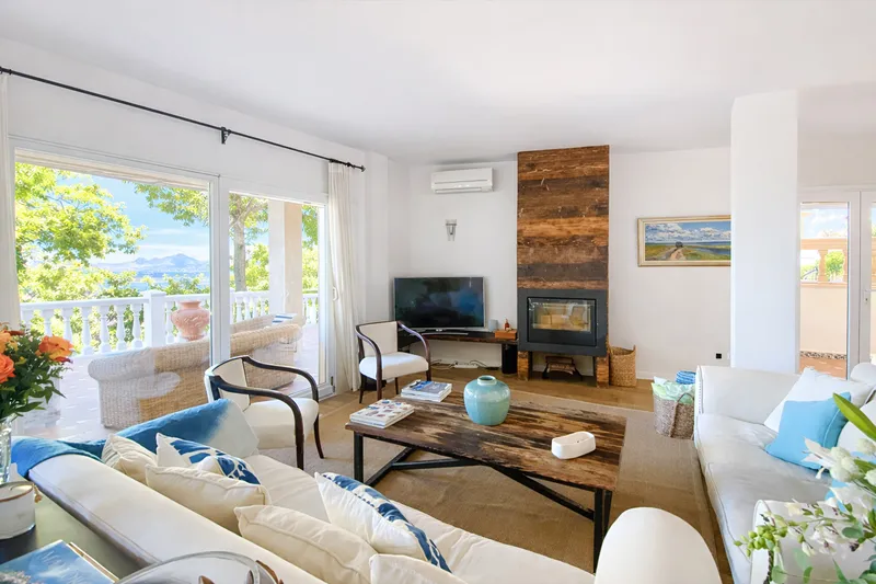 Villa with panoramic sea views and renovation potential in the sought-after area of Santa Ponsa — photo 3