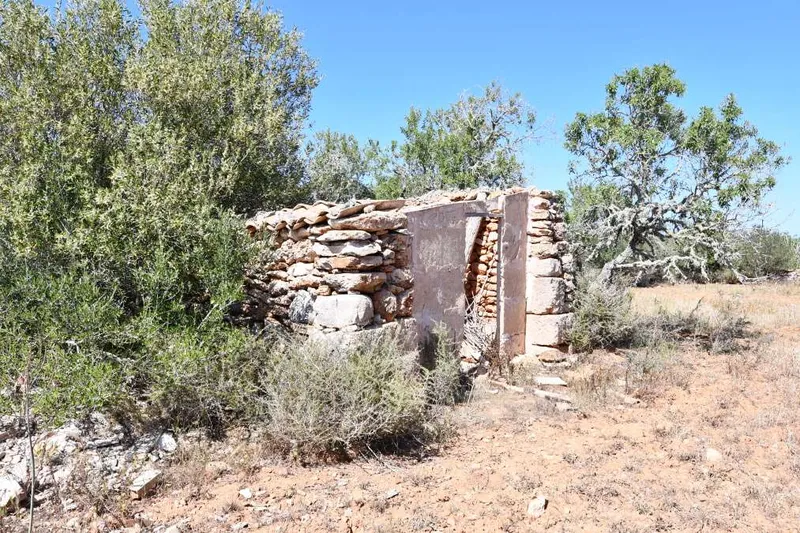 Rustic plot with unobstructed views 5 minutes from Santanyi — photo 1