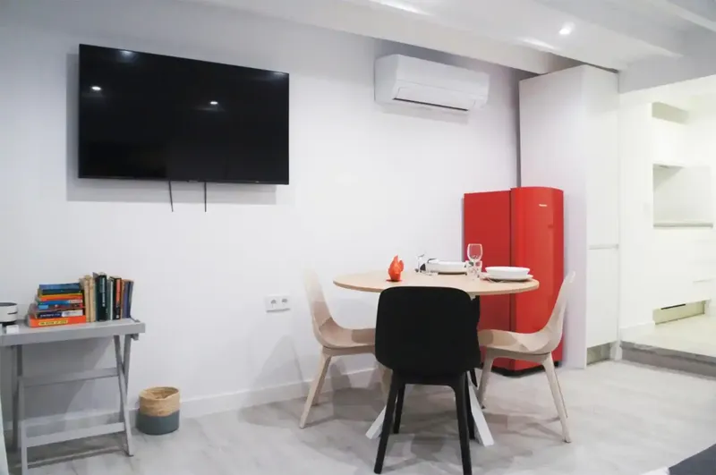 Moderno apartamento en planta ideal para 2 personas, totalmente equipado para alquilar por meses, maximo 9 meses. El precio incluye gastos d — photo 7