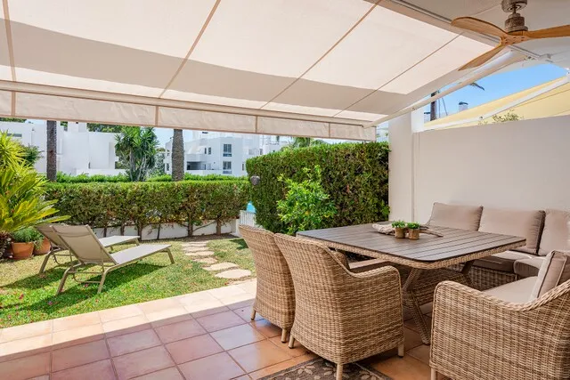 Luxury townhouse with communal pool for sale in Puerto Pollensa, North Mallorca — photo 11